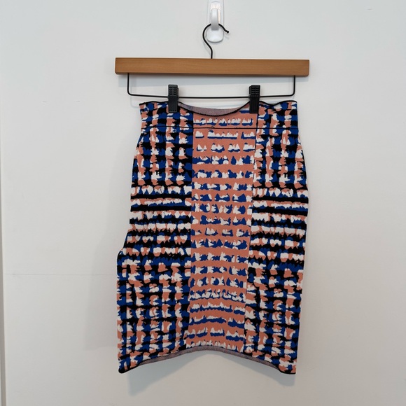 BCBG Stylish Blue and Pink Patterned Skirt SMALL - Picture 3 of 3